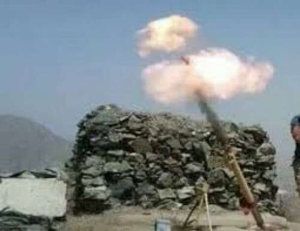 الحوثيون يقصفون قوات الجيش في امحلحل بعشرات قذائف الهاون