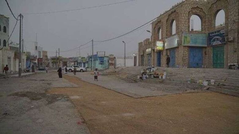 استئناف العمل في سفلتة شوارع مدينة الغيضة بتمويل من البرنامج السعودي
