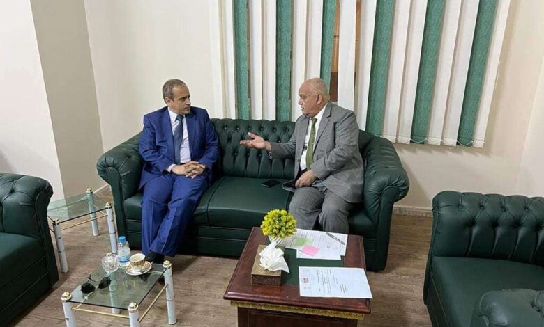 وزير التعليم العالي يناقش مع وزير الخدمة المدنية ملف التسويات والعلاوات للكادر التدريسي في الجامعات اليمنية