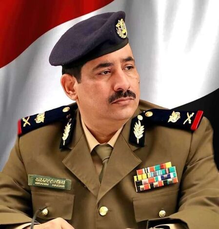 وزير الداخلية يعزي في وفاة عبدالله صالح سبعة العولقي
