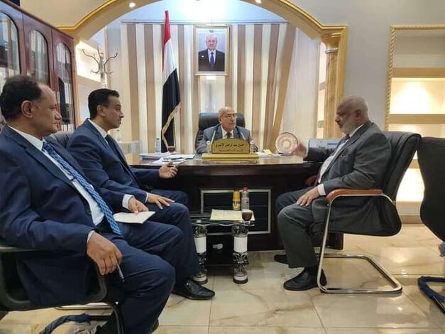 اجتماع يناقش أوضاع واحتياجات محافظة الحديدة