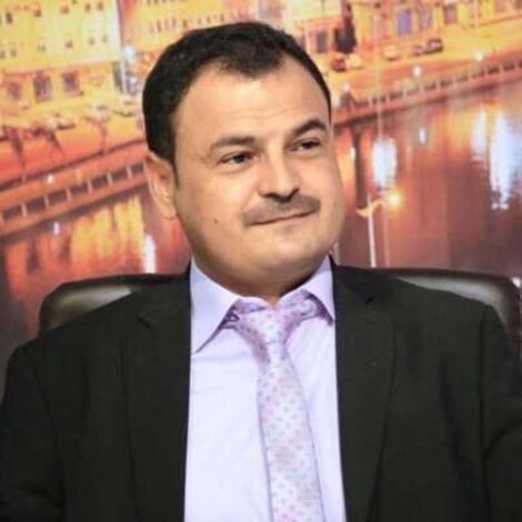 سكرتير صحافي سابق برئاسة الوزراء يجيب عن سبب فارق الصرف بين صنعاء وعدن