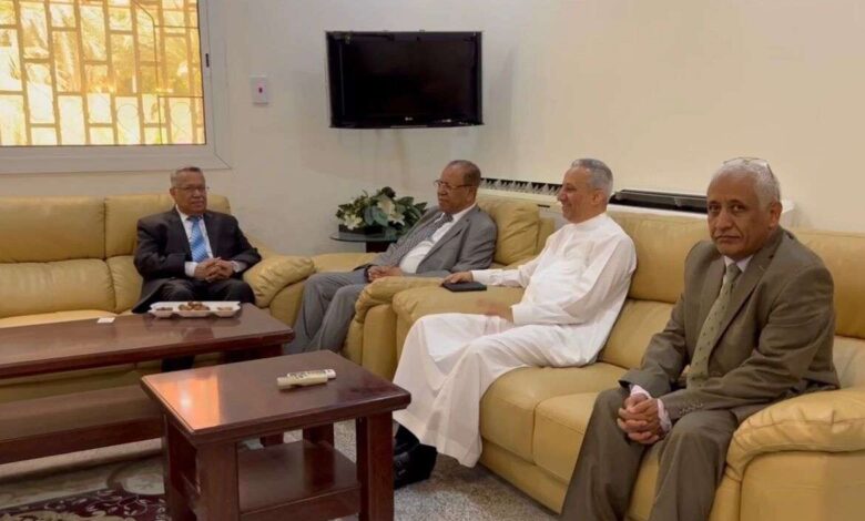 بن دغر يزور القنصلية اليمنية في جدة