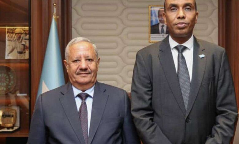 رئيس وزراء الصومال يستقبل سفير اليمن  