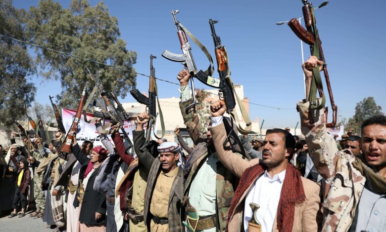 مشاورات اقتصادية وسط تصعيد قتالي للحوثيين