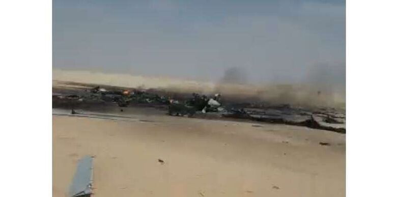 سقوط طائرة مسيرة مجهولة كبيرة الحجم في منطقة صحراوية بالجوف