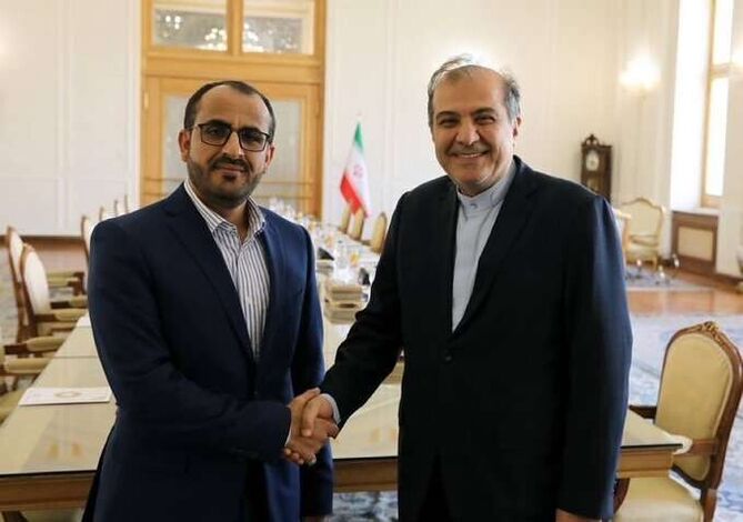ناطق الحوثيين يلتقي معاون وزير الخارجية الإيراني