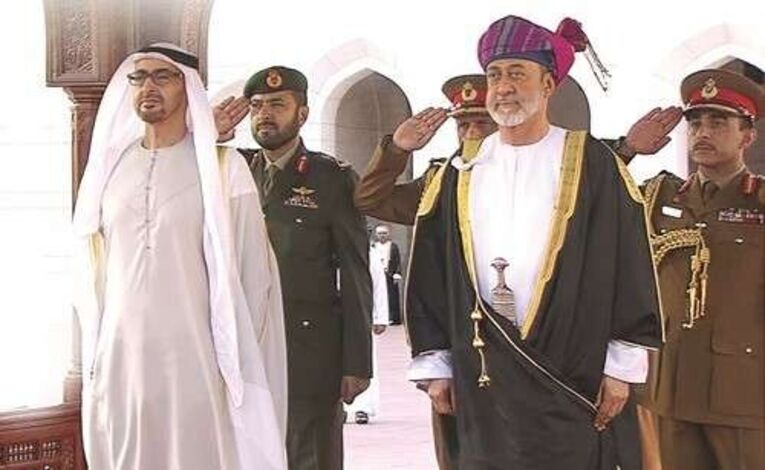 رئيس الإمارات الشيخ محمد بن زايد يصل سلطنة عمان في زيارة رسمية