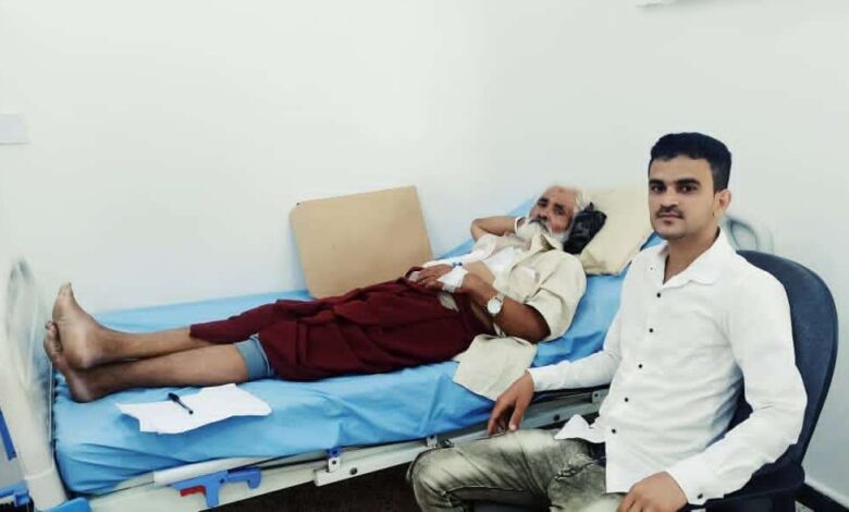 الإعلامي الحسيني يزور الجريح علي ناجي المقرع بمستشفى الشيخ محمد بن زايد الجراحي