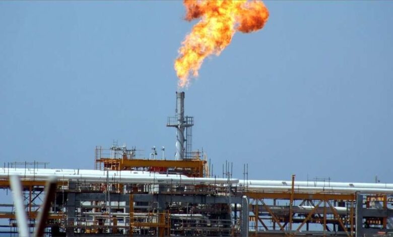 جماعة الحوثي تمهل الشركات النفطية الى يوم غدا للتوقف عن انتاج وتصدير النفط