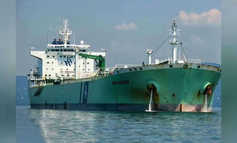 مسؤول اعلامي : وصول الدفعة الأولى من منحة الوقود السعودية إلى ميناء عدن