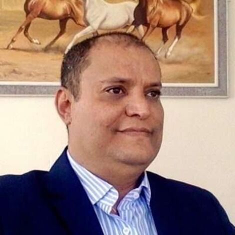 مسؤول حكومي بصنعاء يعلن رفضه التوقيع على مدونة السلوك الحوثية