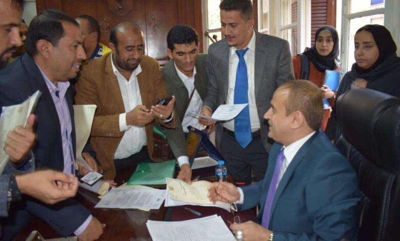وزير التعليم العالي والبحث العلمي ووكيل الوزارة لقطاع البعثات يزوران الملحقية الثقافية، ويلتقيان الطلاب اليمنيين في القاهرة.