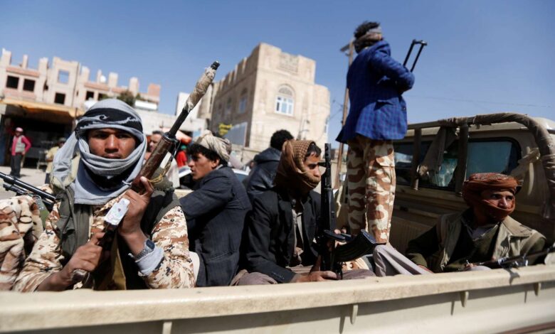 الحوثيون يجبرون ملاك المحلات التجارية بإصلاح الطرقات في صنعاء (وثيقة)