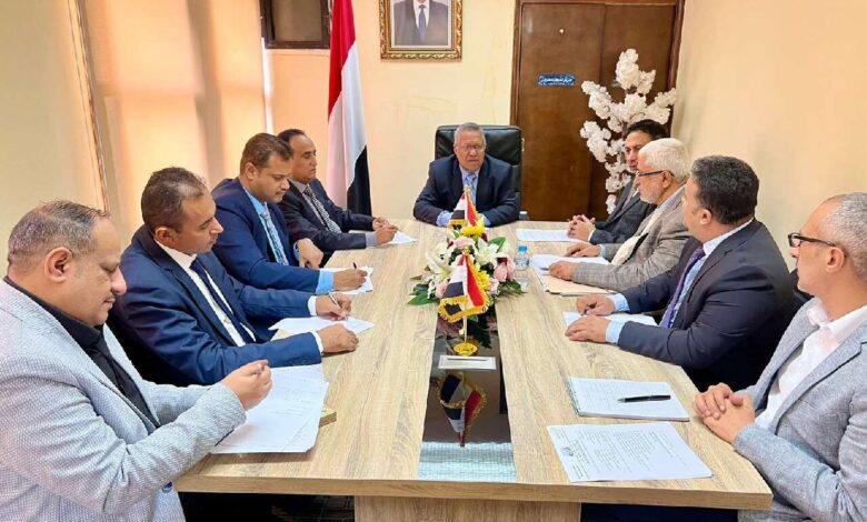 مجلس الشورى برئاسة بن دغر يقف أمام القضايا الوطنية