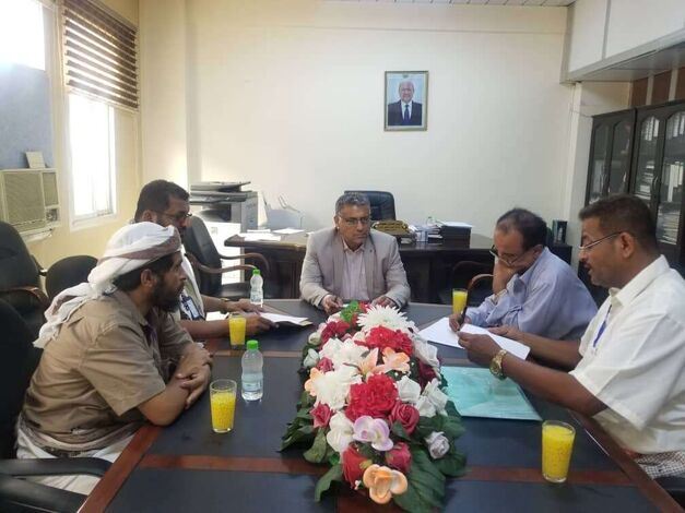 نائب محافظ عدن يلتقي رئيس واعضاء نقابة النقل الثقيل