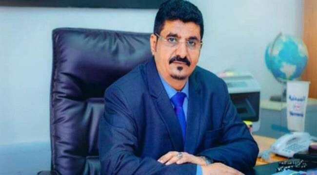 مدير عام مطار عدن الدولي يعزي الاستاذ فهد عاشور بوفاة شقيقه