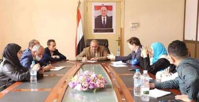 تعز.. "المخلافي" يلتقي ممثل مفوضية الأمم المتحدة السامية لحقوق الإنسان في اليمن
