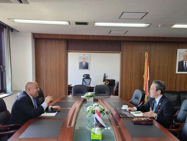 السفير عادل السنيني يبحث مع جامعة ياماناشي جاكوين اليابانية آليات التعاون التعليمي وفرص المنح الدراسية للطلبه اليمنيين