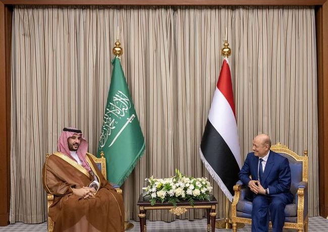 الرئيس العليمي يلتقي وزير الدفاع السعودي