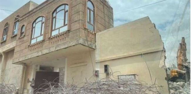 مصادر: الحوثيون يهدمون منزل وكيل بوزارة الداخلية في الحكومة الشرعية